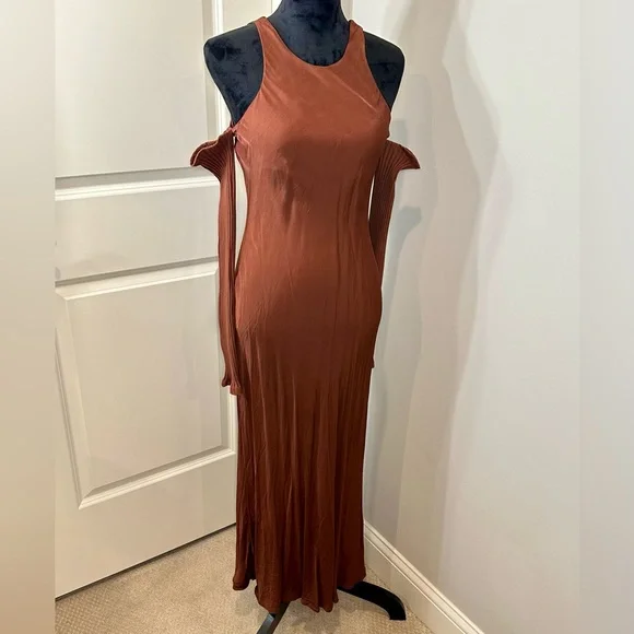 ZARA COMBINATION ARM WARMER
DRESS ✨EUC✨ 100% Viscose Main - Picture 5 of 16